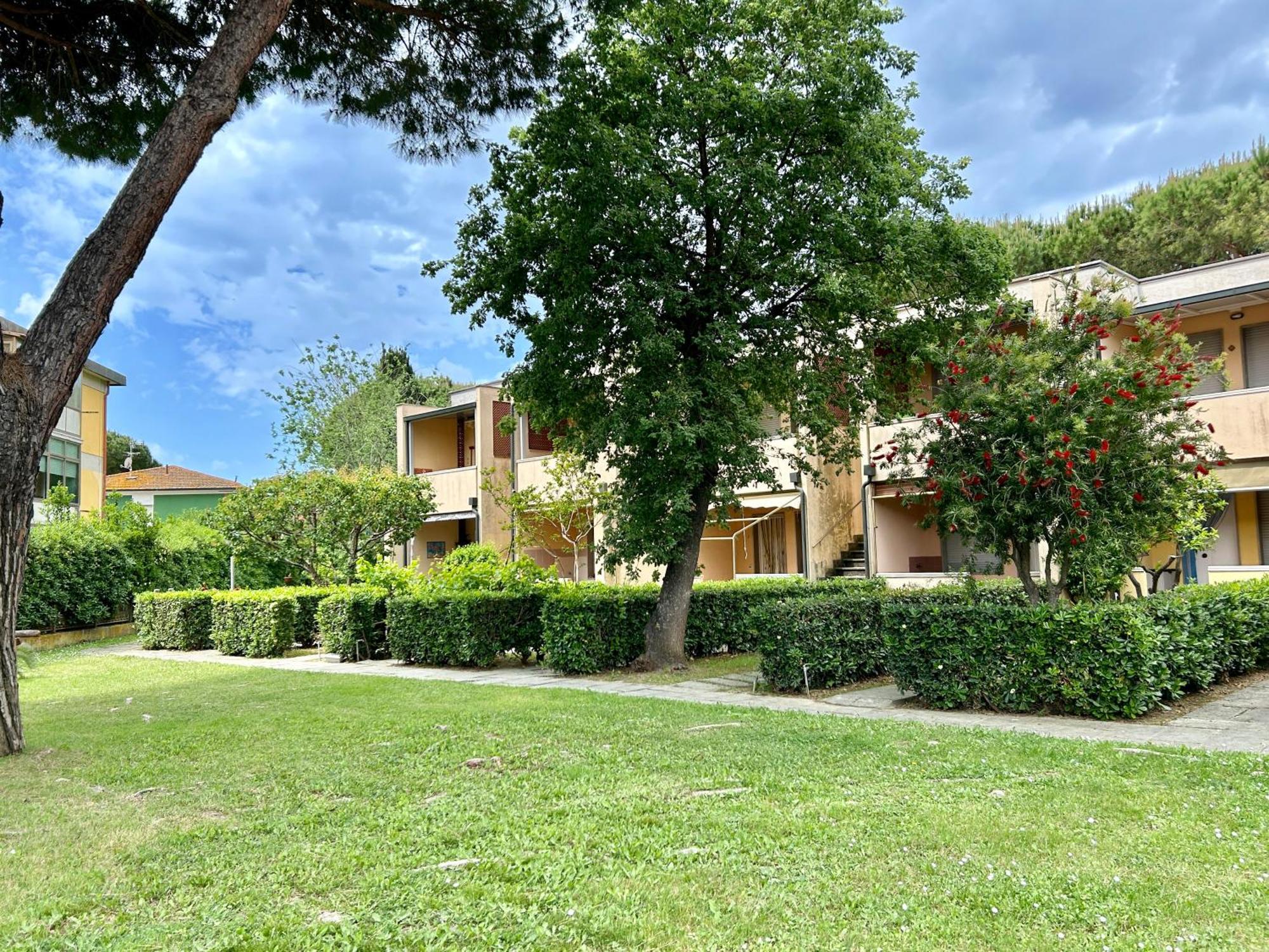 Appartamenti Via Dei Cipressi Marina Di Bibbona Eksteriør bilde