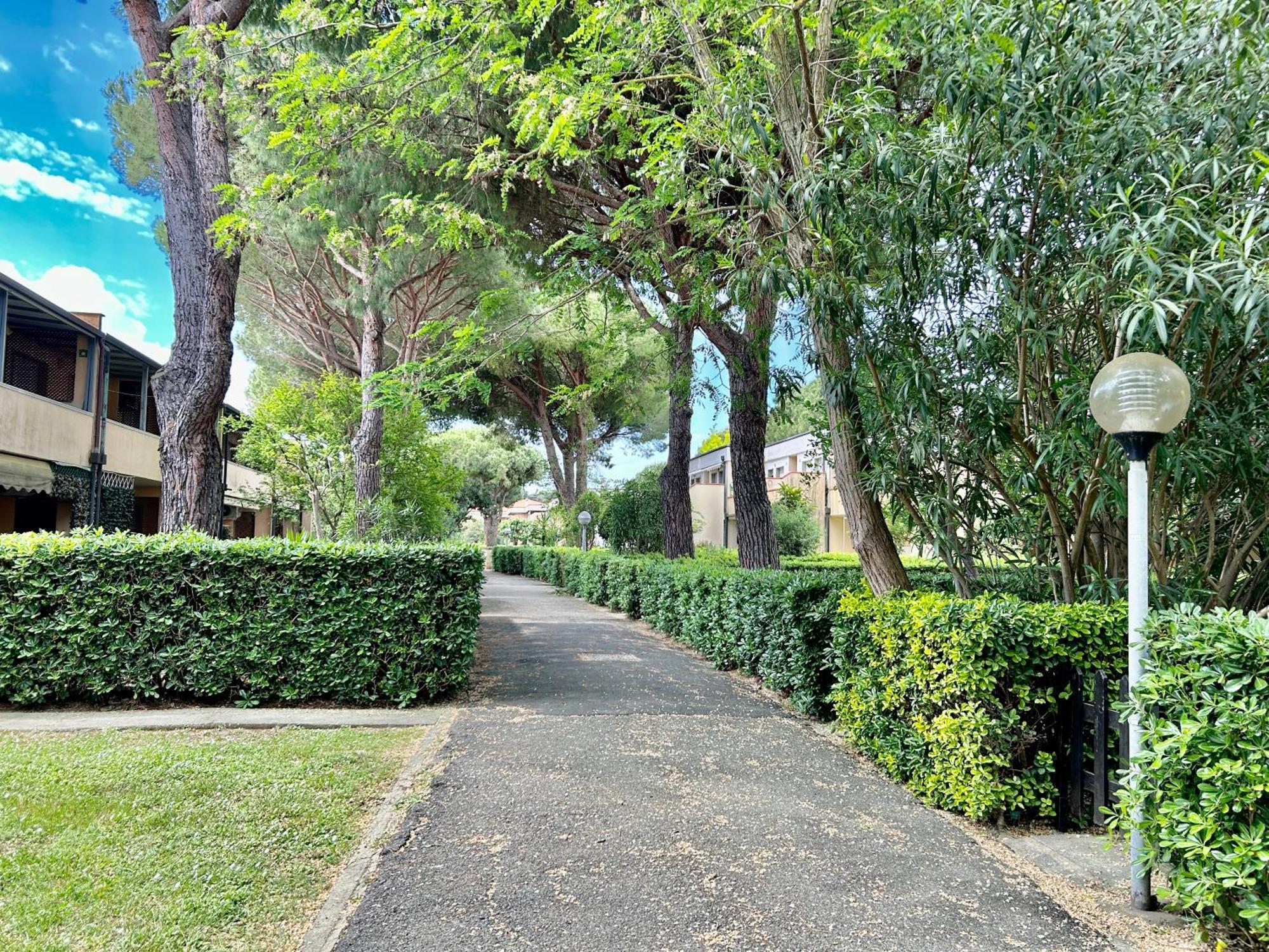 Appartamenti Via Dei Cipressi Marina Di Bibbona Eksteriør bilde